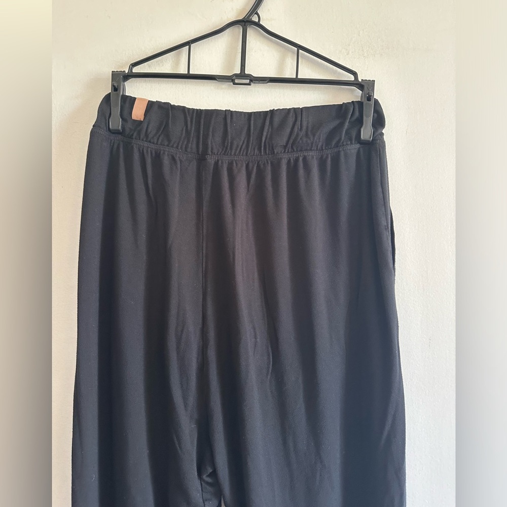 Lunya Black Comfy Stretch Classic Neutral Joggers Sweatpants size XS EUC - Picture 3 of 7